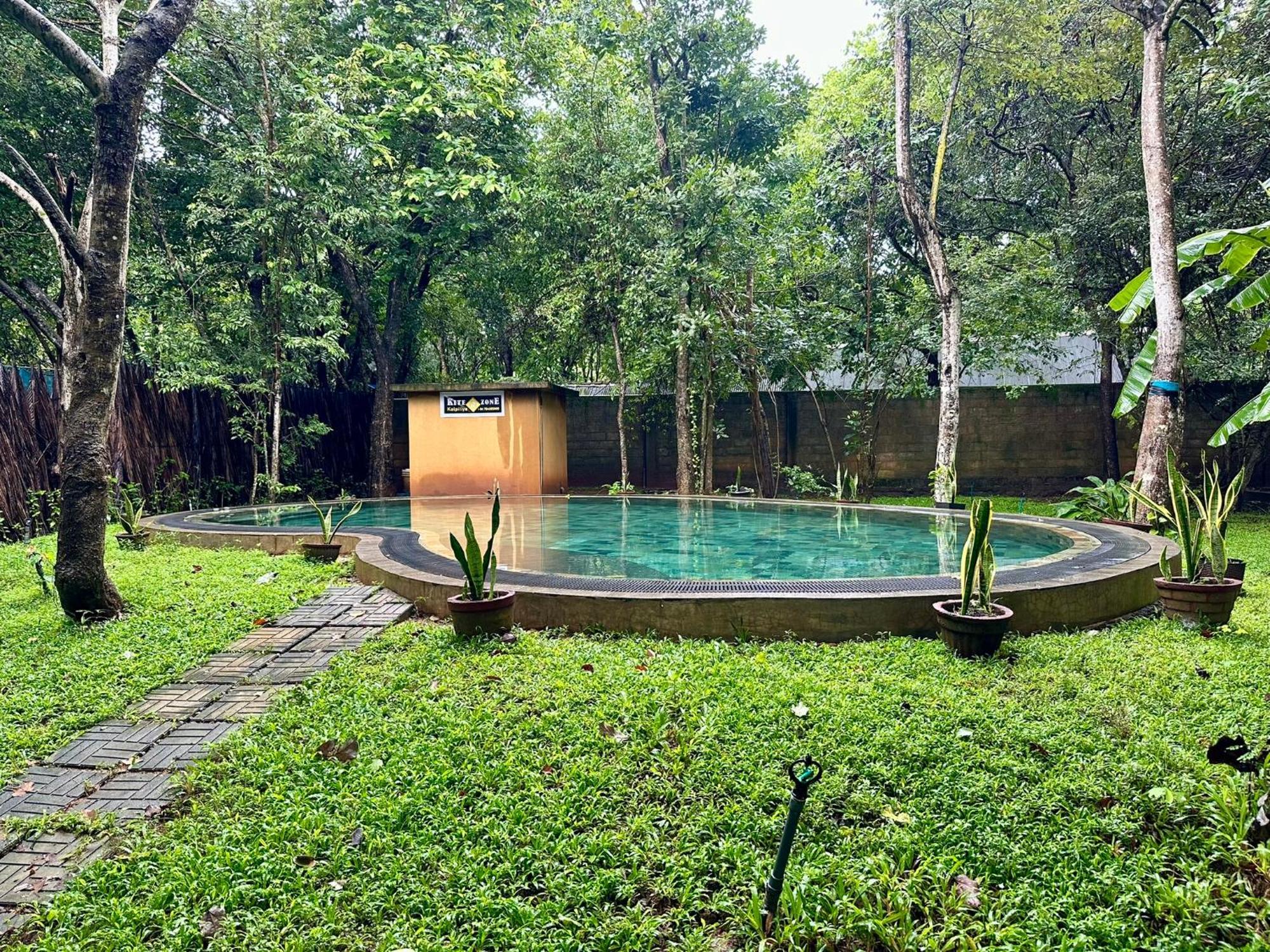 Sat Nam Village Hotel 锡吉里亚 外观 照片