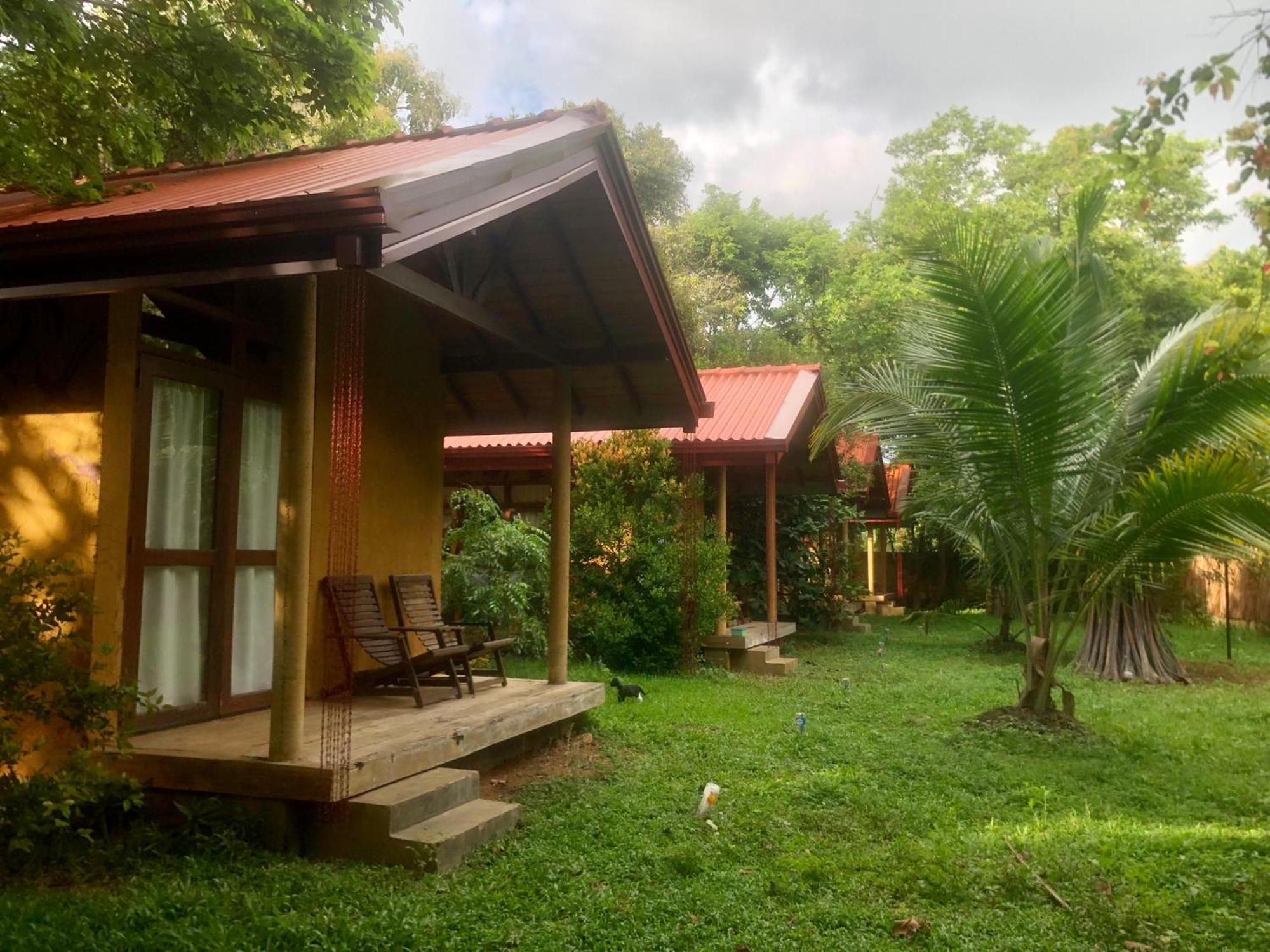 Sat Nam Village Hotel 锡吉里亚 外观 照片