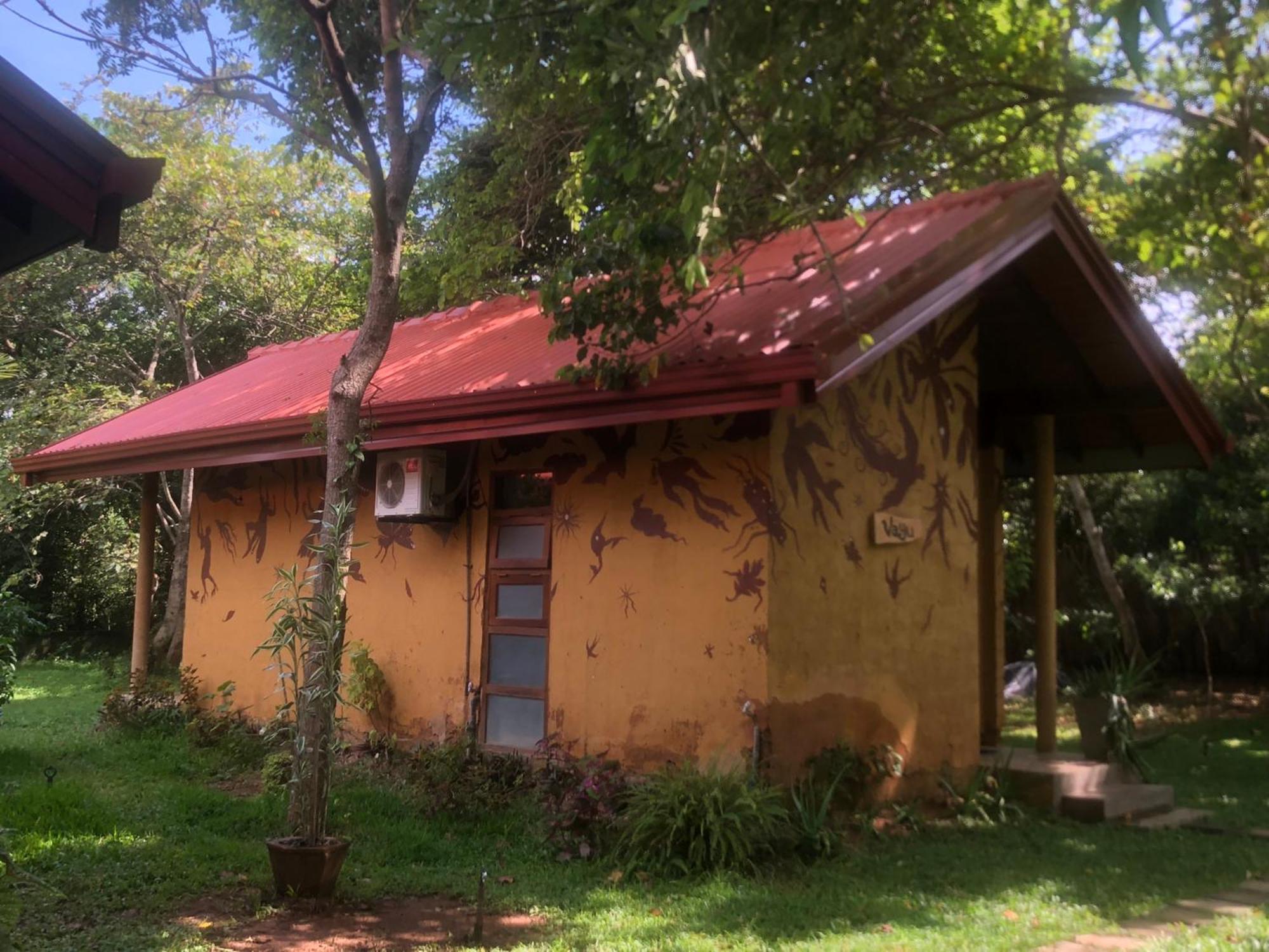 Sat Nam Village Hotel 锡吉里亚 外观 照片