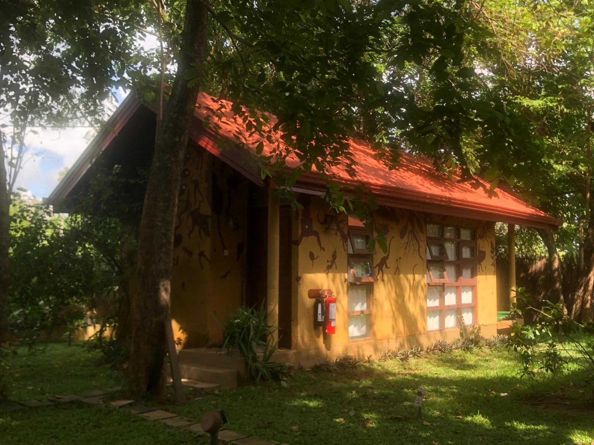 Sat Nam Village Hotel 锡吉里亚 外观 照片