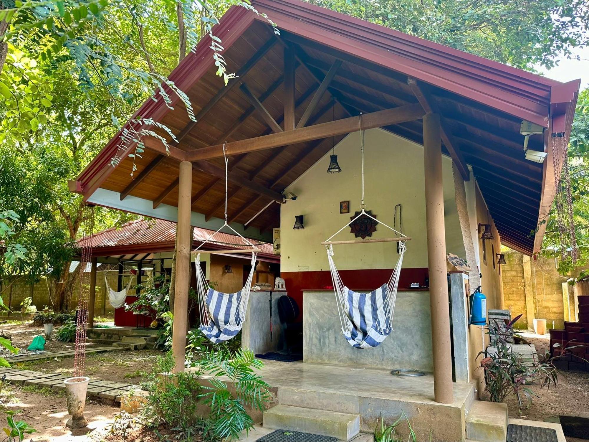 Sat Nam Village Hotel 锡吉里亚 外观 照片