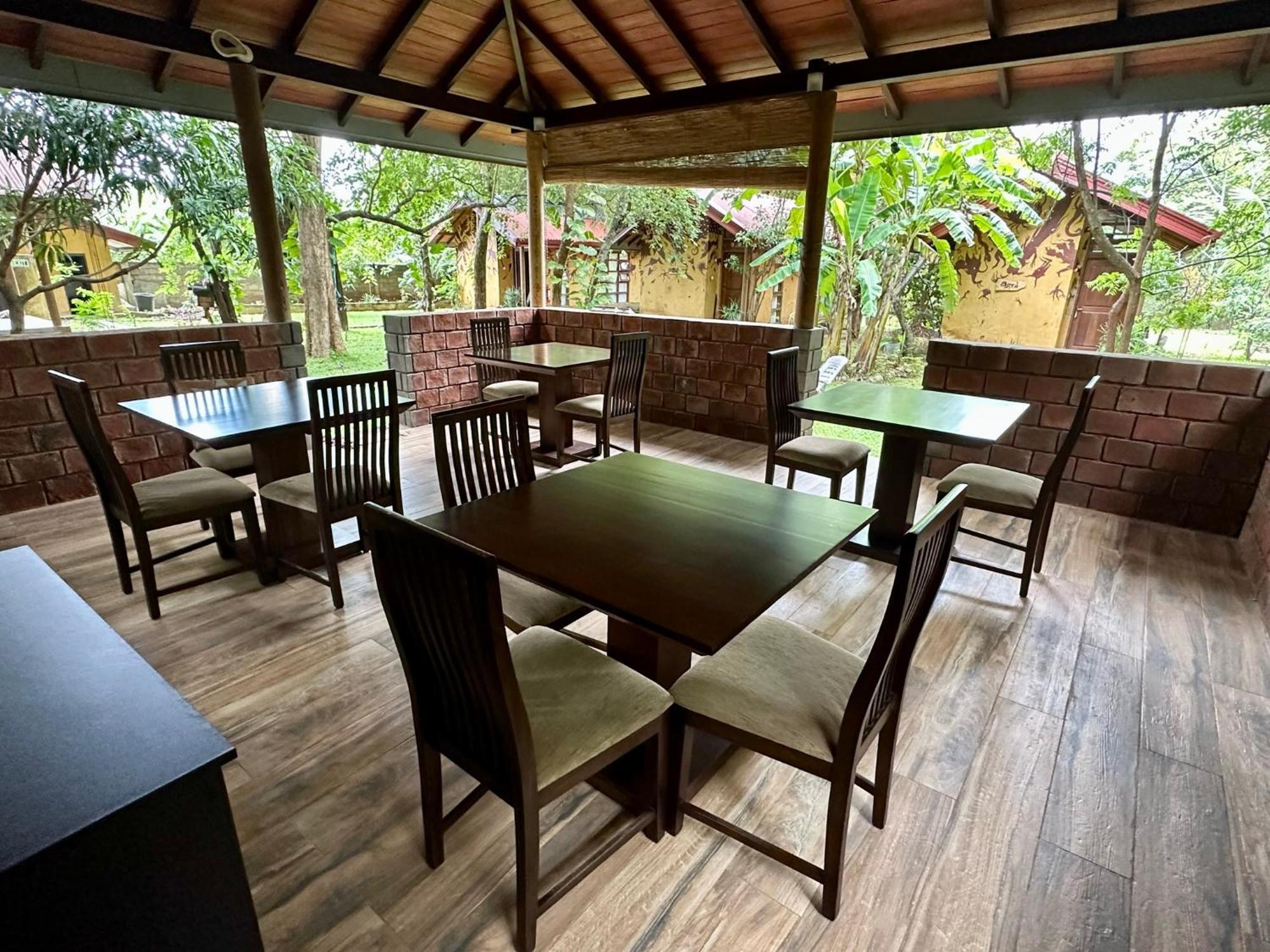 Sat Nam Village Hotel 锡吉里亚 外观 照片