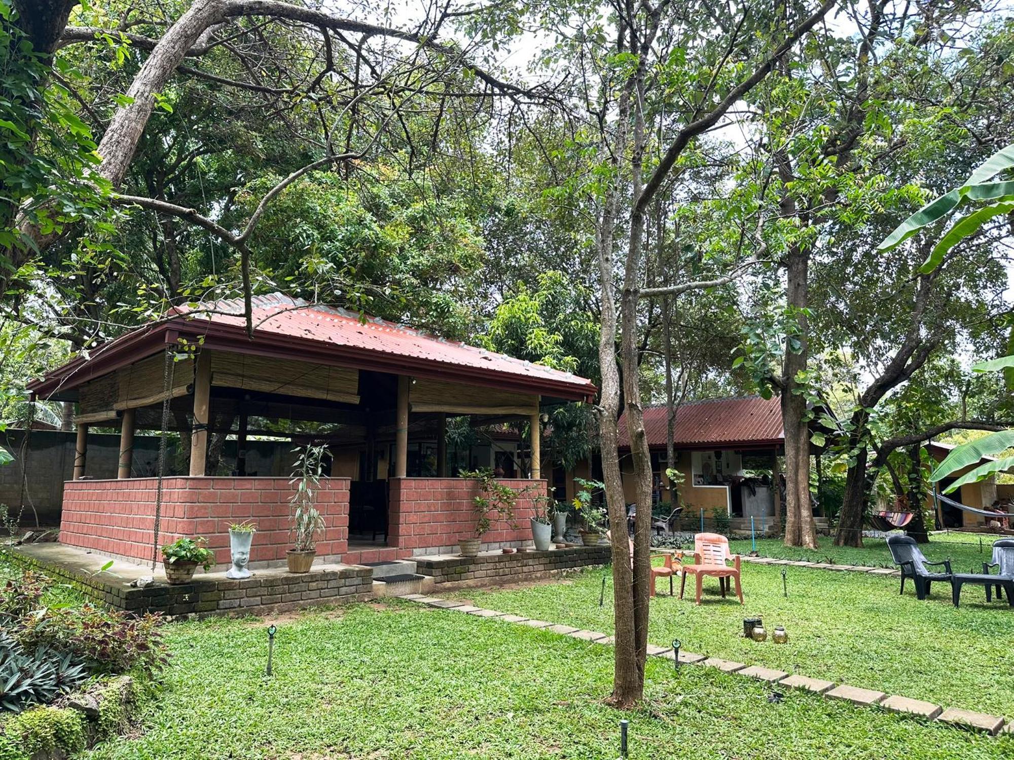 Sat Nam Village Hotel 锡吉里亚 外观 照片