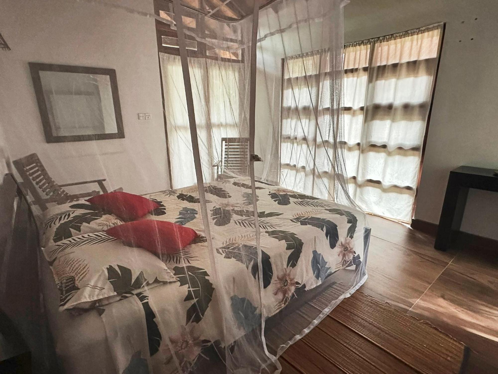 Sat Nam Village Hotel 锡吉里亚 外观 照片